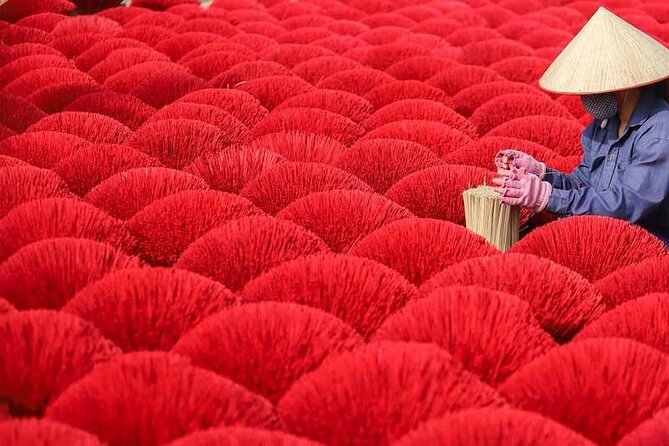 Private experience of visiting Quang Phu Cau incense village - Price and value: $140 per person for a guided, door-to-door day