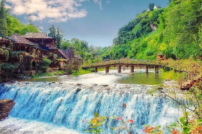 Private Full Day Tour in Sapa by Car - Ô Quy Hồ Pass: the Lonely Tree panorama moment