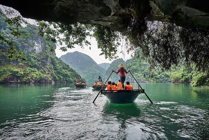 Private Full-Day Tour to Halong Bay from Hanoi - Hanoi pickup and the 3-hour ride out to Halong Bay