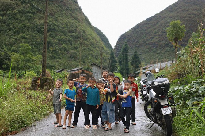 Private Ha Giang Loop Tour From Hanoi - 3 Day Motorbike Adventure - Day 2: Ma Pi Leng Pass, Pa Vi villages, and Du Gia’s cave-and-valley time