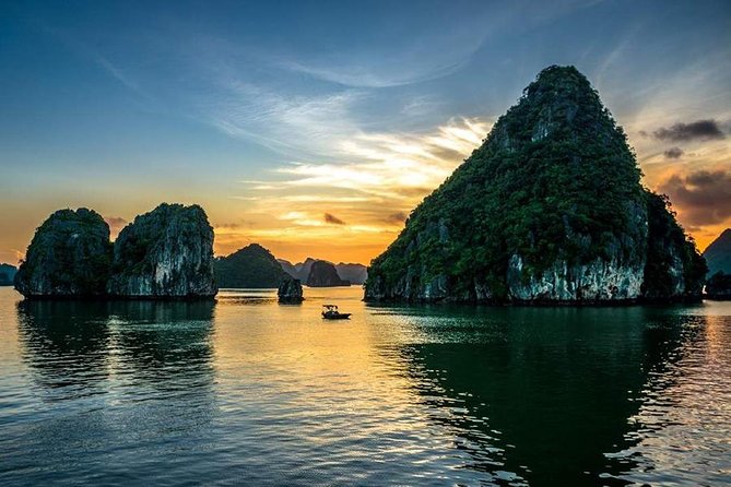 Private Ha Long bay day trip(From Hanoi city or Halong harbour) - The day’s rhythm: pickup, 170 km ride, then boat time