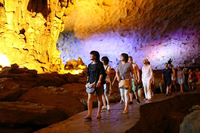 Private Ha Long bay day trip(From Hanoi city or Halong harbour) - Ba Hang floating village: kayaking or bamboo boat, plus water-cave passing