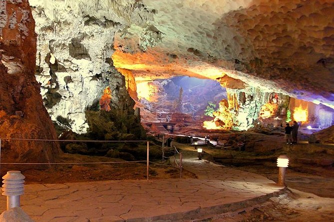 Private Halong Bay In Day - Dong Thien Cung: second cave stop, second mood
