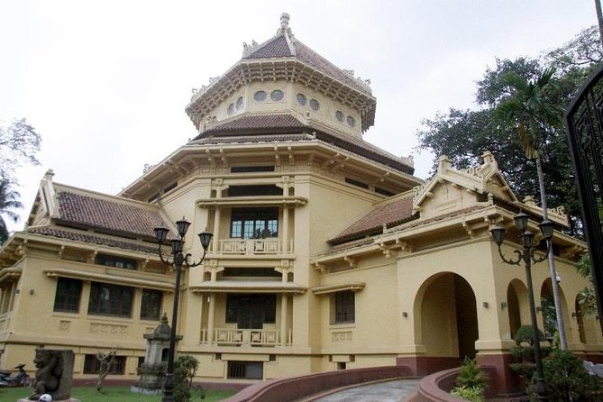 (Private) Hanoi French Quarter walking Tour - A student-guided French Quarter walk that feels personal