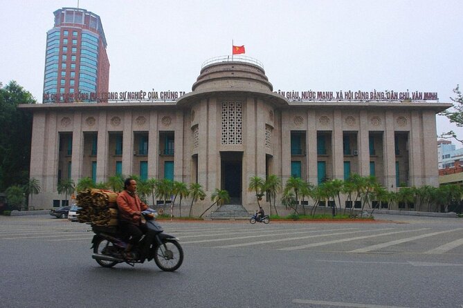 Private Hanoi Half-Day Tour: Train Street and Must Visit Places - Ba Dinh Square: seeing Ho Chi Minh Mausoleum without entering