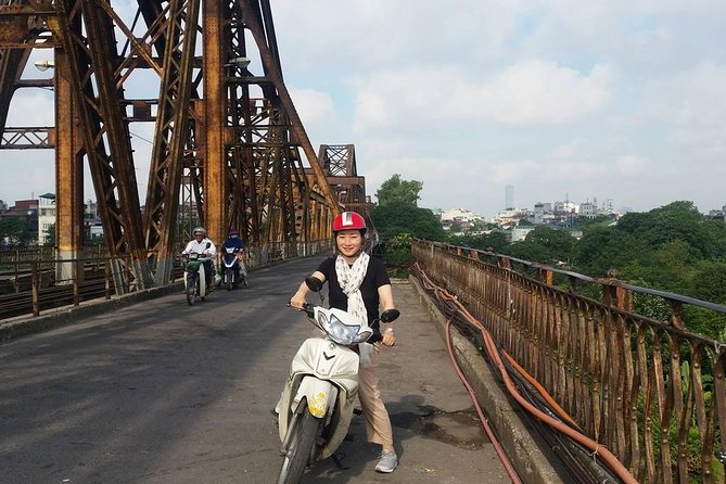 Private Hanoi Motorbike Sightseeing and Food Tour - Hotel Pickup to Hoan Kiem Lake: Getting Your Bearings Fast