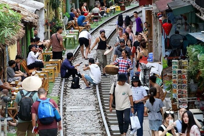 Private Hanoi Old Quarter Food Tour with 8+ Authentic Tastings - Stop 6: Old Quarter walking and the final drop-off near Giang’s Café