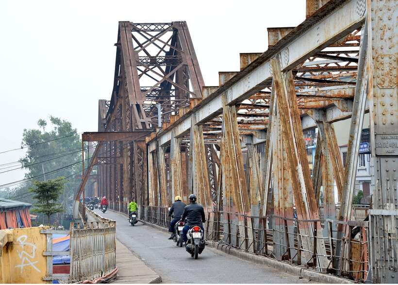 Private Hanoi Walking Tour with visit Train Street - Train Street: tea or coffee, plus the chance to catch the train