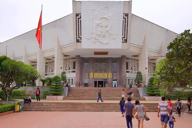 (Private) Hanoi War Sites Tour - Stop 1: Ho Chi Minh Museum Sets the Tone