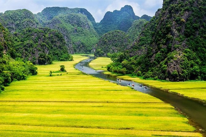 Private Hoa Lu - Tam Coc - Mua Cave with Boat Trip, Temple, Biking, Lunch - Hoa Lu temples of the Dinh & Le: a quick hit of Vietnam’s former capital