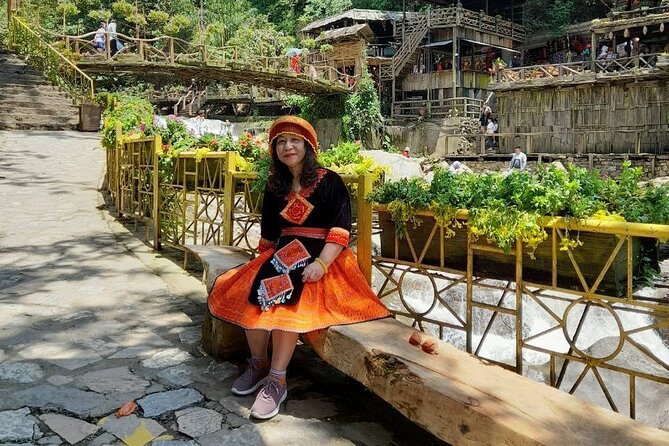 Private Tour Experience from Sapa Town to Cat Cat Village - Photos and Shopping: How to Enjoy Cat Cat Without Getting Frustrated