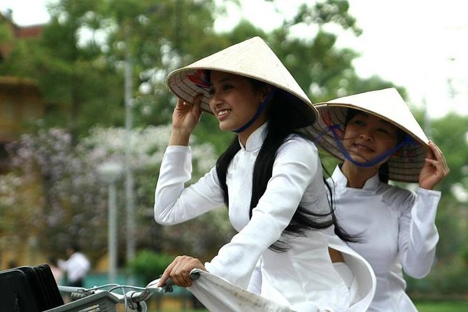 Private Tour: Hanoi City Full-Day Tour with Train Street Visit - One Pillar Pagoda: Small Building, Very Specific Story
