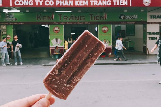 Private Tour: Hanoi walking street food tour in night - Old Quarter 36 Streets: where the night comes with explanations