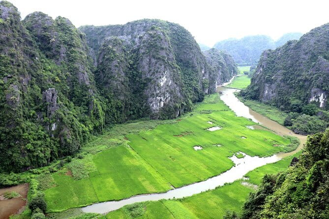 PRIVATE TOUR Ninh Binh One Day - Hoa lu- Tam Coc - Mua Cave - Hanoi to Ninh Binh in a Private Air-Conditioned Car