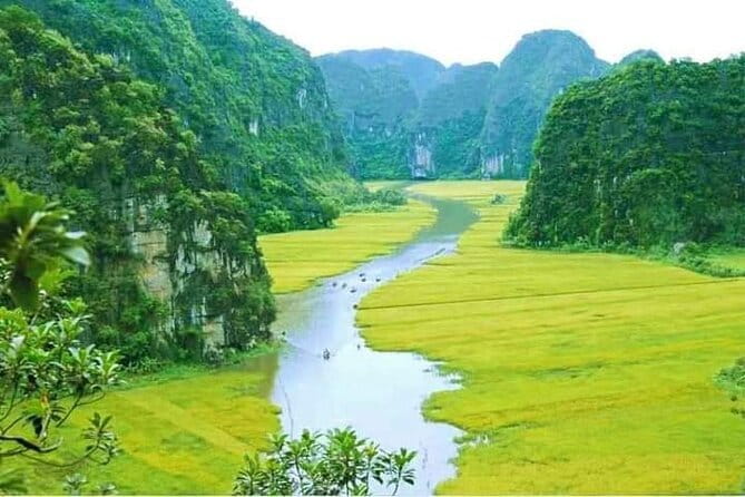 PRIVATE TOUR Ninh Binh One Day - Hoa lu- Tam Coc - Mua Cave - Hoa Lu Ancient Capital (968–1010): Old Vietnam Without the Museum Vibe