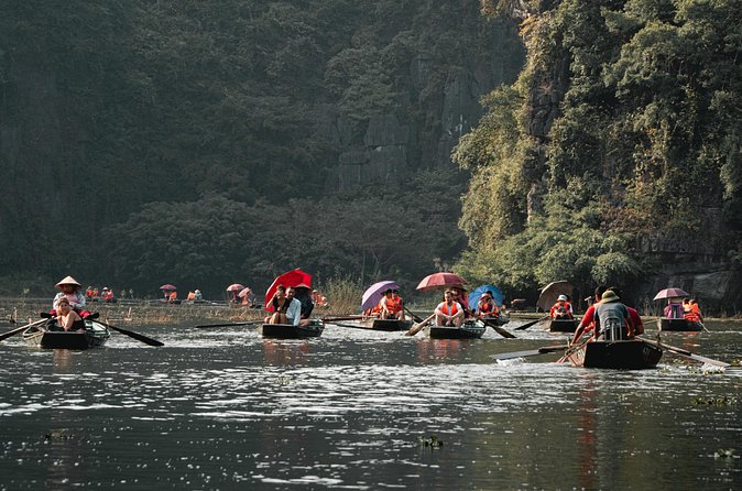 [Private] Trang An Boat Ride and Hoa Lu Temples - Day tour - Why the private format makes Tràng An feel calmer