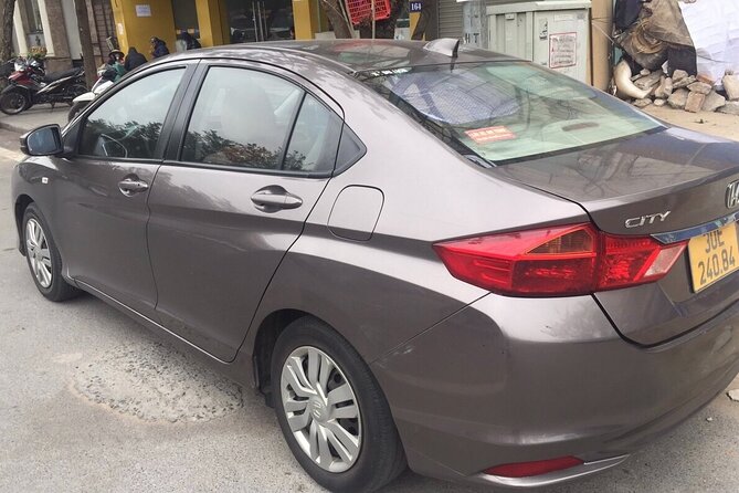 Private transfer Noi Bai Airport (HAN) - Hanoi City Center - Driver communication: why English support matters at the airport