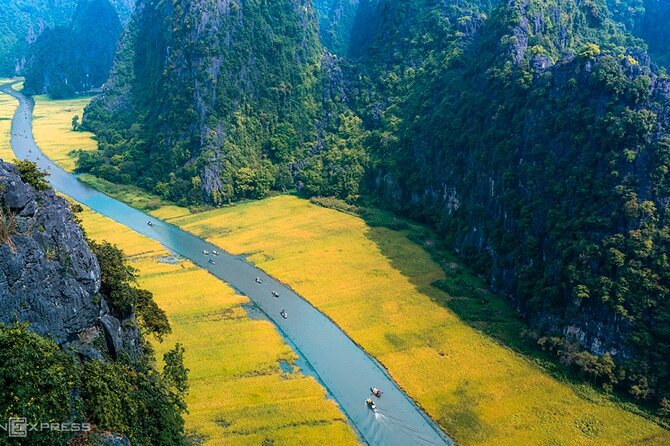 Private Transfer One Way From HANOI > NINHBINH - Private by Design: Up to 3 People, Your Pace, Your Car