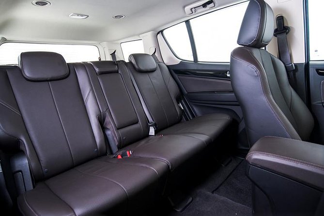 Private transfers HALONG <=> SAPA One Way (Free Hotel Pickup) - Communication and Professional Driving: The Practical Upside