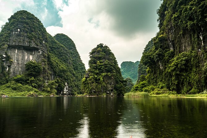 Pu Luong Ninh Binh Lan Ha bay 6days - Day 5: Halong-to-Lan Ha Bay cruise, with an early start that pays off