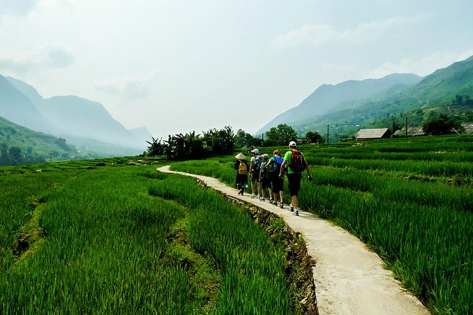Rice Terraced Fields & Homestay Experience– 2D 1N - Day 1: Starting at Sapa Church at 9:00 and reaching Y Linh Ho rice terraces