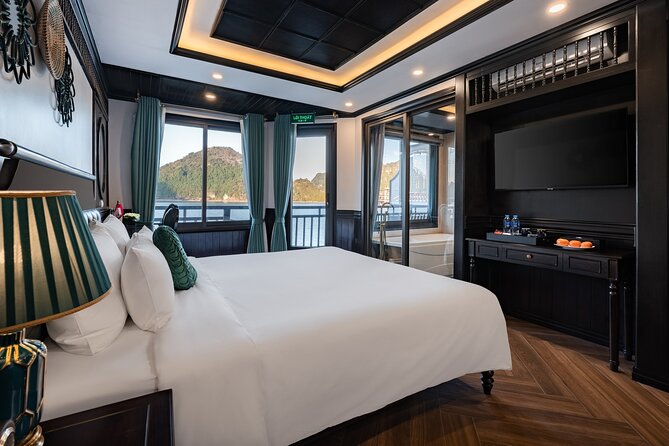 RITA CRUISE - LUXURY 5 STAR CRUISE in HALONG BAY from HANOI - Service style and the staff names you keep hearing