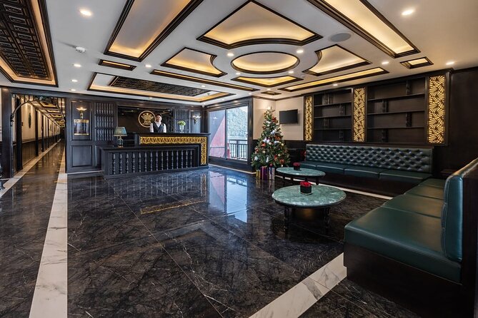 RITA CRUISE - LUXURY 5 STAR CRUISE in HALONG BAY from HANOI - Cabins onboard Rita Cruise: private balcony + quiet comfort