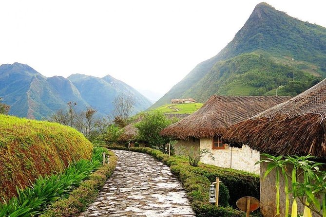 Round - Trip Hanoi - Sapa - Hanoi Private Vehicle Charter - Using the Car Beyond the Transfer: Bac Ha Market and Lai Chau