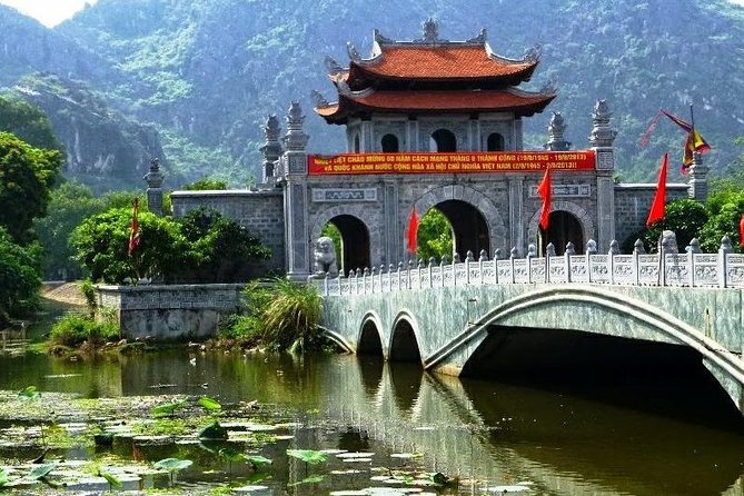 Round-Trip Hanoi to Ninh Binh Private Vehicle Charter - English driver reality check: ask for what you need