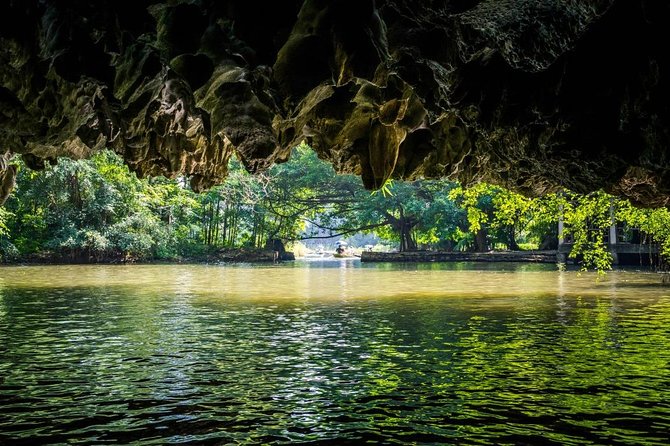 Round-Trip Hanoi to Ninh Binh Private Vehicle Charter - What’s included vs. what you’ll pay separately