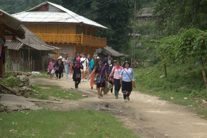 Sa Pa Full Day Trekking Tour - Lunch in Ta Van Village: the comfort-food piece of the trek