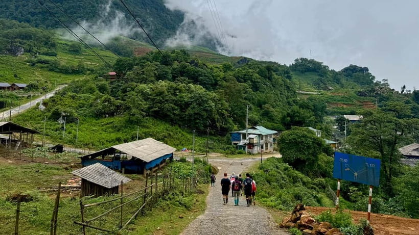Sapa 2-Day Trekking Tour – Explore Villages & Scenic Trails - Tả Van vs Hầu Thào: pick your kind of Sapa