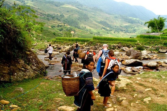 Sapa 2 Days 1 Night Bac Ha Market Tour (Overnight In Hotel) - Bac Ha market (7:00–13:00): what to look for and how to enjoy it
