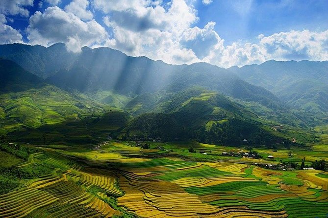 Sapa 2 Days 1 Night Bac Ha Market Tour (Overnight In Hotel) - Return to Hanoi via Lao Cai: shower stop and late-evening finish