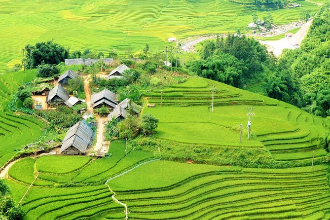 Sapa 2 Days 1 Night Tour From Hanoi By Bus (Hotel Overnight) - Day 1 in Sapa: town lunch, Cat Cat village, and a proper night’s sleep