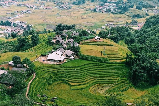 Sapa 2 Days 1 Night Tour From Hanoi By Bus (Hotel Overnight) - Day 2 through the rice terraces: Y Linh Ho, Lao Chai, Ta Van