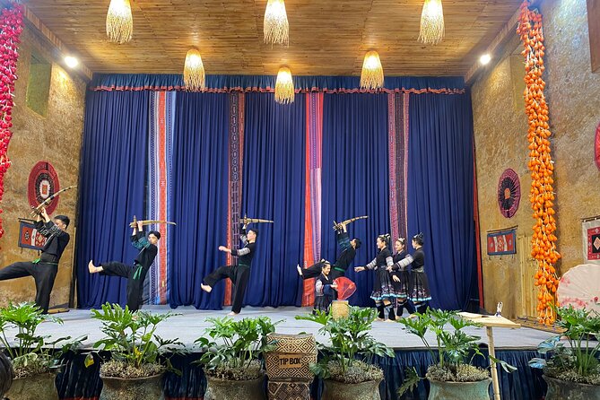 Sapa 3D2N Homestay and Hotel Experience by Limousine Bus - Y Linh Ho and Lao Chai: What a Guided Village Stop Gives You