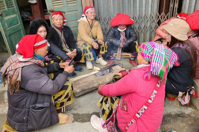 Sapa - Bac Ha Trek Tour - Night Train & Bus & Homestay overnight - Bac Ha market on Sunday: trading culture and Hoang A Tuong’s castle