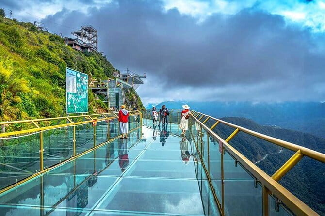 Sapa Dragon Cloud Glass Bridge and Silver Waterfall Half-Day Tour - O Quy Ho Mountain Pass: Your First Panoramic Moment