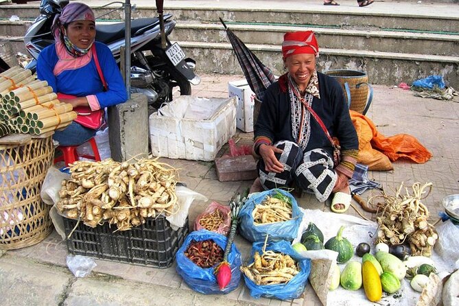 Sapa Food Tour – Taste the Authentic Flavors of the Highlands! - Stop 1 in the flow: getting grouped and ready for the tastings