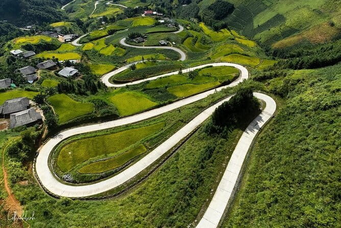 Sapa - Ha Giang Loop Tour 5 days 4 nights - Day 1: Hanoi pick-up to Ha Giang city and Du Gia’s quiet roads