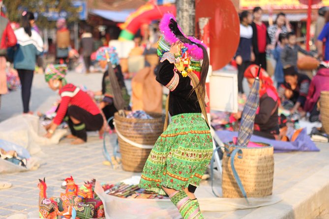 Sapa Hard Trekking villages 2D/1N: Homestay, Meals, English speaking guide - Day 2 trek: breakfast outdoors, bamboo forest, silk waterfall, and Giang Ta Chai
