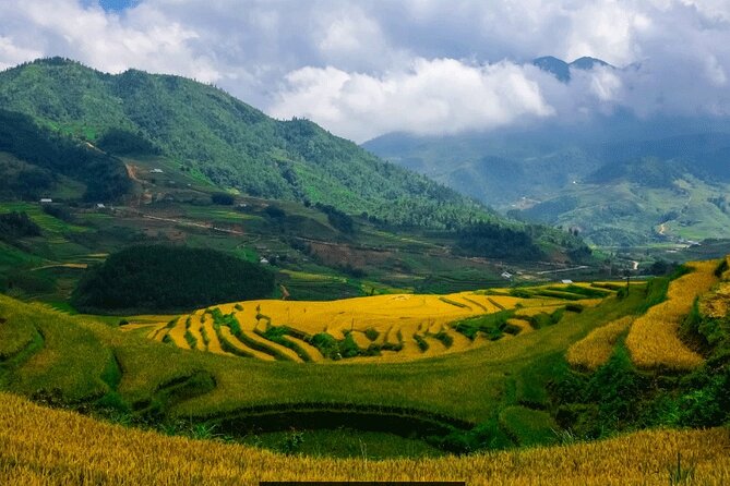 Sapa Love Silver Waterfall, Lonely Tree in Heaven Gate,San Sa Ho - The route and timing: 9:00 AM start, then three big “wow” zones