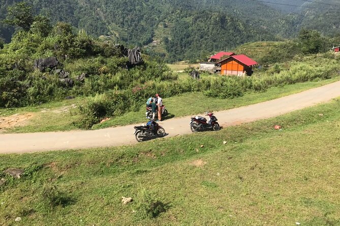 Sapa Love Silver Waterfall, Lonely Tree in Heaven Gate,San Sa Ho - Stop 3: Heaven Gate and the Lonely Tree of O Quy Ho