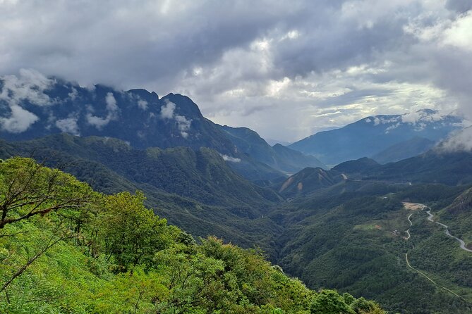 Sapa Love Silver Waterfall, Lonely Tree in Heaven Gate,San Sa Ho - Stop 4: San Sa Ho trek—rice, corn, tea hills, and a picnic pause