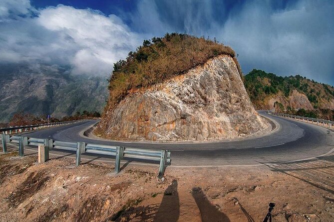 SaPa Motorbike Tour - Half day - Visit Waterfall - Guides Make the Difference: Safety, Stories, and Photo Help