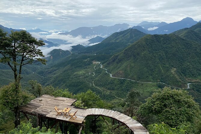 Sapa Private Car Tour to Silver & Love Waterfalls and Lonely Tree - Stop 4: O Quy Hồ Glass Bridge and the Optional 500,000 VND Choice