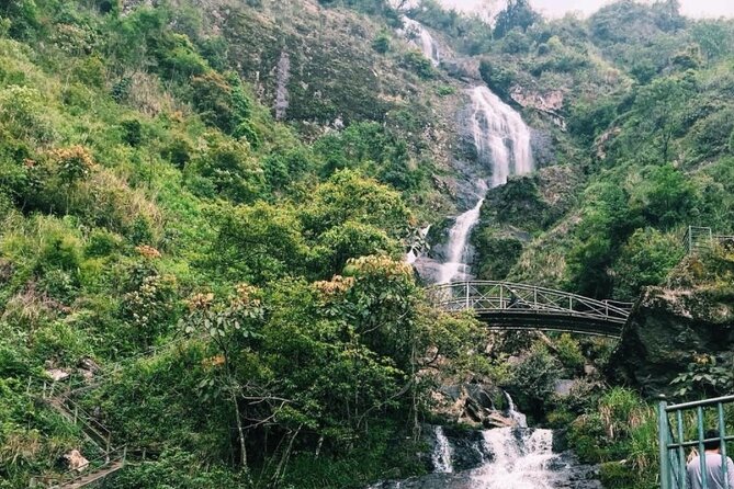 Sapa Private Car Tour to Silver & Love Waterfalls and Lonely Tree - Stop 1: Thác Bạc (Silver Falls) and the Ticket-Included Waterfall Time