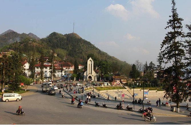 Sapa Private Trekking Through Rice Terraced Fields - 1Day - Lunch at a Local Restaurant: Fuel Without Killing the Day