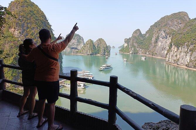 Shore Excursion: Amazing Day Cruise at Ha Long Bay - Luon Cave by kayak or bamboo boat: where the day slows down
